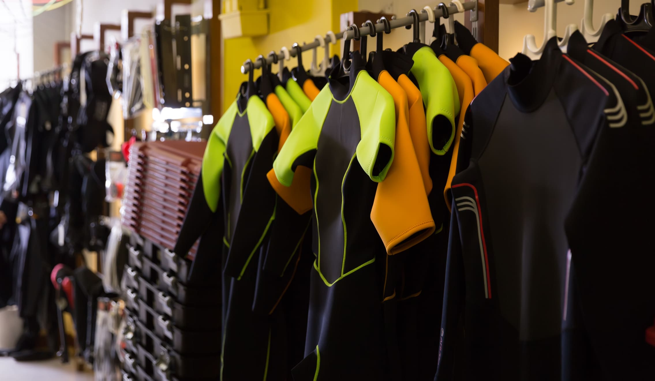 Wetsuit for diving, protection against cold water